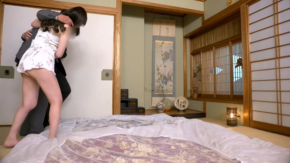 もぞもぞ布団の中で桜井ひな