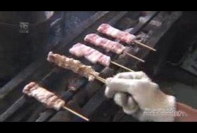 行列の出来る焼き鳥屋